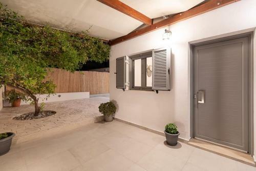 Van Loui's II Place