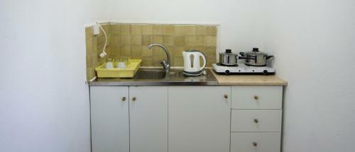 Hostal Room In Apartment - Corfu Room Apartments 1
