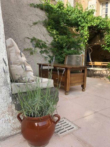 Hostal La Tour D'aspiran