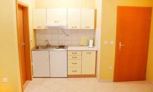 La Playa Apartments