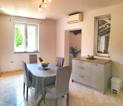 Apartamento Cozy House With Pool Near Rovinj