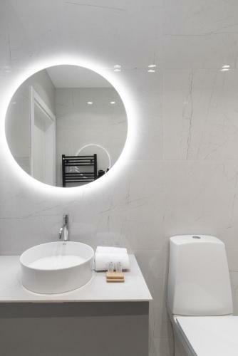 Brand New And Modern 1bdr Apartment