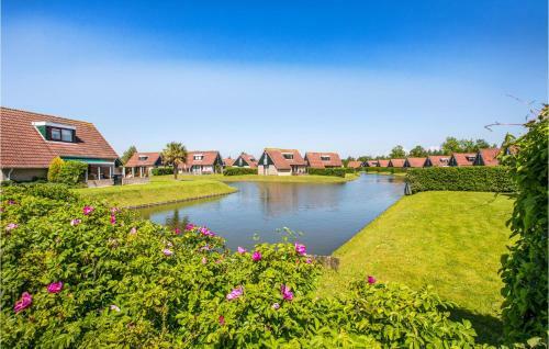 Nice Home In Heinkenzand With Wifi And 2 Bedrooms