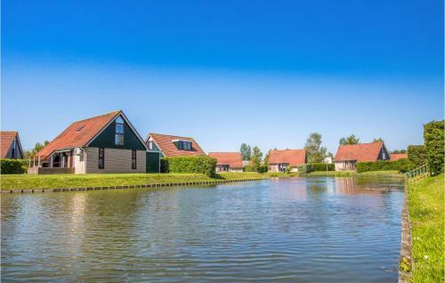 Nice Home In Heinkenzand With Wifi And 2 Bedrooms
