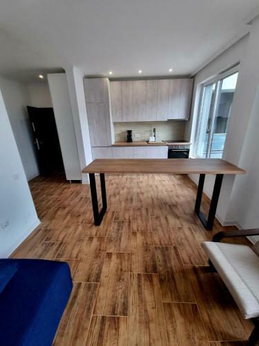 Rustic City Center Apartment