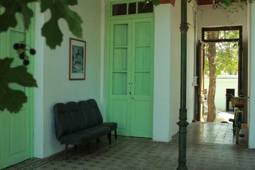 Hostal Club De Veraneantes Tulumba Hostel Y Suites