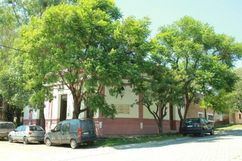 Hostal Club De Veraneantes Tulumba Hostel Y Suites
