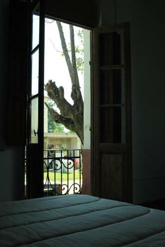 Hostal Club De Veraneantes Tulumba Hostel Y Suites