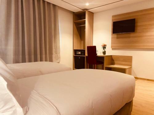 Fajr Hotel