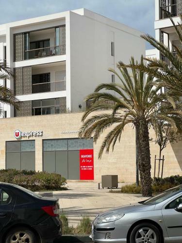 Beautiful Sunny Apartment With Swim Pool In Marina