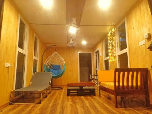 Igloo Container House- Isolated Estate Private Property