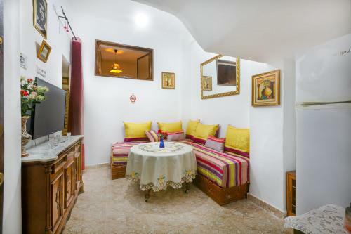 Velasquez Apartment