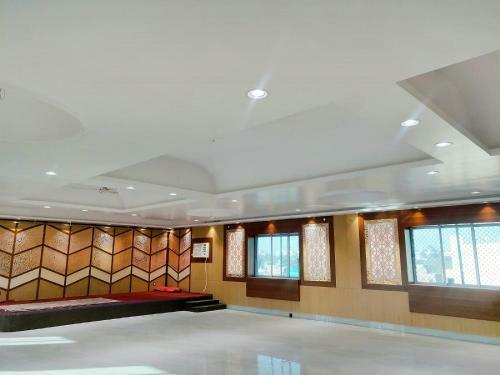 Hotel Staymaker Aditya Plaza