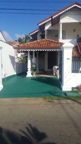 Private Double Room And Bath In Furnished House