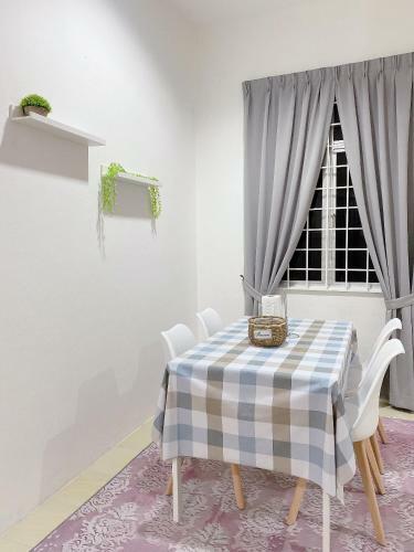 Puteh Guesthouse Taman Sari