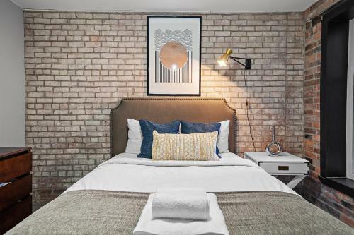 Charming Fresh 3br Apartment On Bishop St