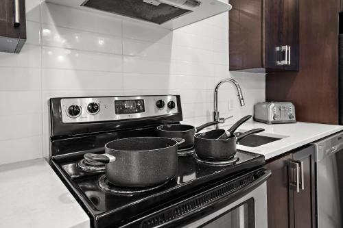 Charming Fresh 3br Apartment On Bishop St