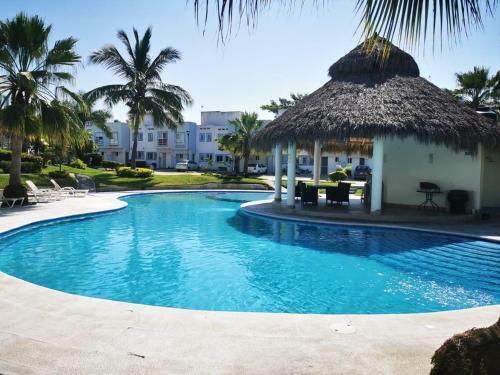 Casa En Coto Privado Con Alberca