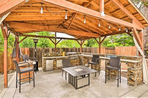 Bright Concord Home With Amenity-packed Patio!