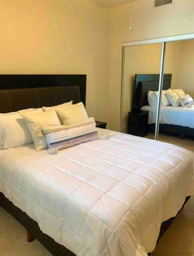 Apartamento Beautiful Beach Front Condo Near Downtown