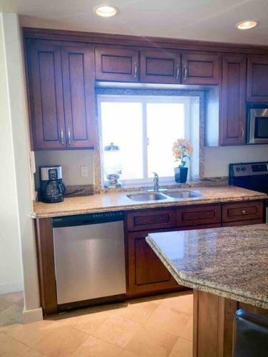 Apartamento Beautiful Beach Front Condo Near Downtown