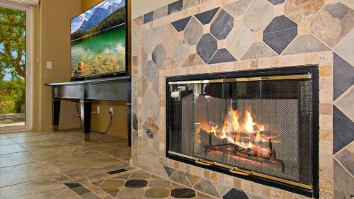 Desert Escape 2 Master Suites In Priv Country Club