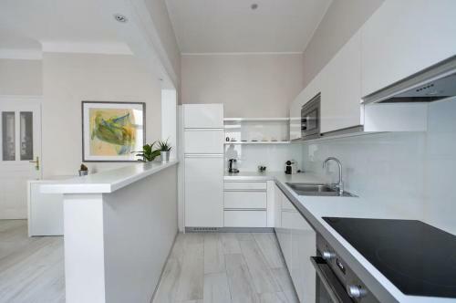 Apartamento Art Nouveau 3 Bedroom 2 Bathroom Flat