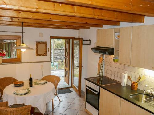 Holiday Home Rustico Casa Laura