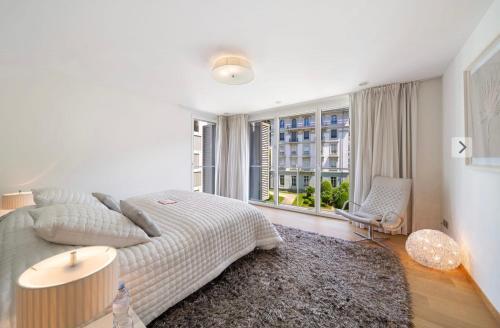 Montreux Center Panoramic Views 4bd Apartment