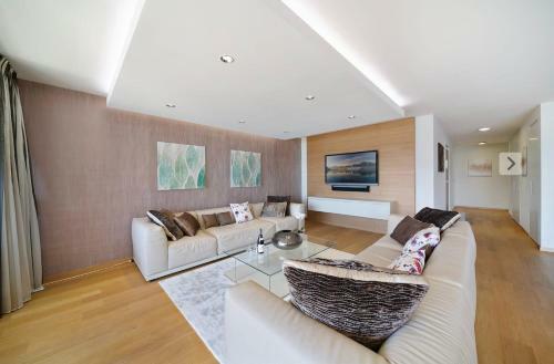 Montreux Center Panoramic Views 4bd Apartment