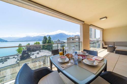 Montreux Center Panoramic Views 4bd Apartment