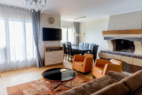 Residence Four Bedroom Apartment Lake View-montreux