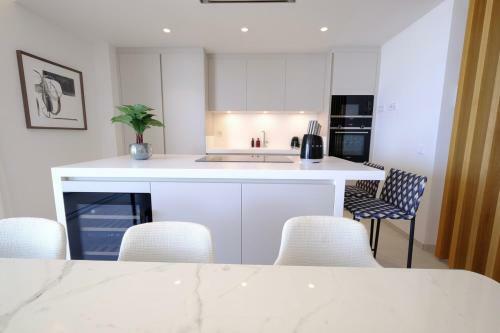 Brand-new Luxury Seaview Apartment Quercus