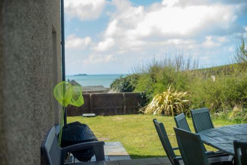 Grand House With Sea Views Sleeps 14 In Broadhaven