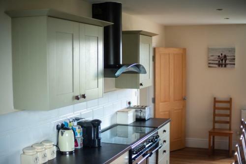 Grand House With Sea Views Sleeps 14 In Broadhaven