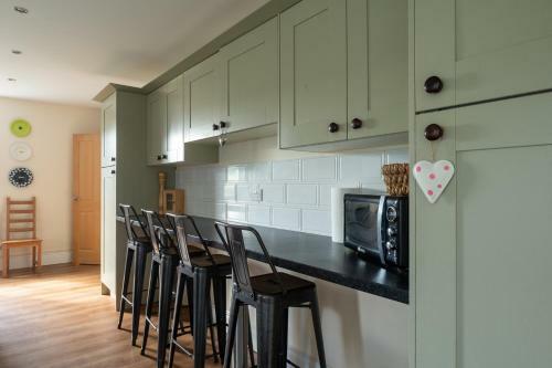 Grand House With Sea Views Sleeps 14 In Broadhaven