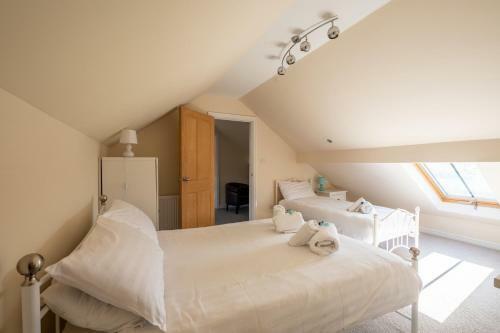 Grand House With Sea Views Sleeps 14 In Broadhaven