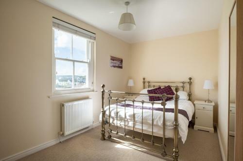 Grand House With Sea Views Sleeps 14 In Broadhaven