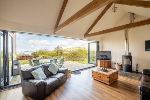 Grand House With Sea Views Sleeps 14 In Broadhaven