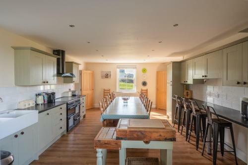 Grand House With Sea Views Sleeps 14 In Broadhaven