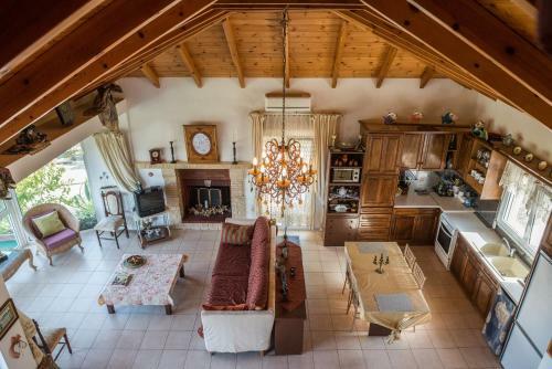 Villa House With Private Pool, Isolated, Unique View