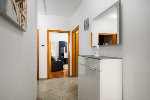 Apartment Lara With Swimming Pool - Paradiz