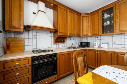 Apartment Lara With Swimming Pool - Paradiz