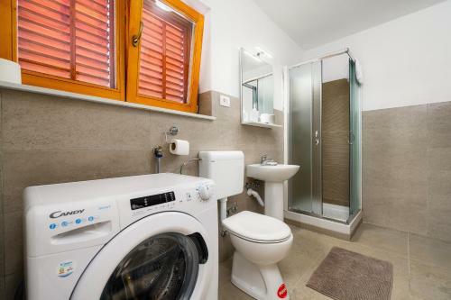 Apartment Lara With Swimming Pool - Paradiz