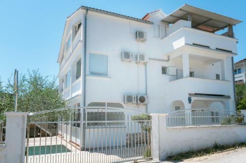 Apartments Bla?evi?