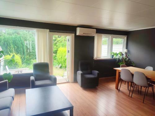Trivelig Rekkehus, I N�rhet Av Sentrum Og Havet