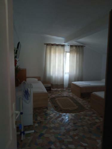 Casa Pestera Ponicova