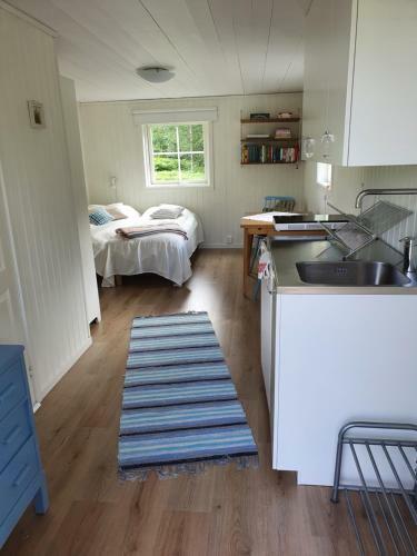 Tv�b�ddsstuga I Hamburgsund