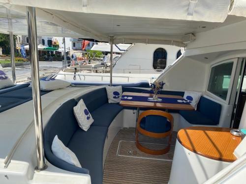 Catamaran Yattatil