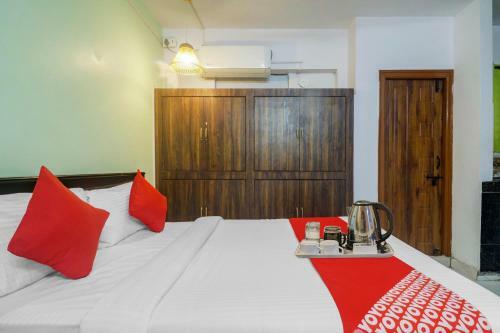 Oyo 91856 Broholic Hotels